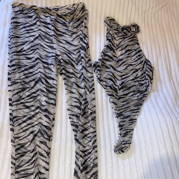 Fashion Nova mesh 2 piece bundle - Picture 6 of 10